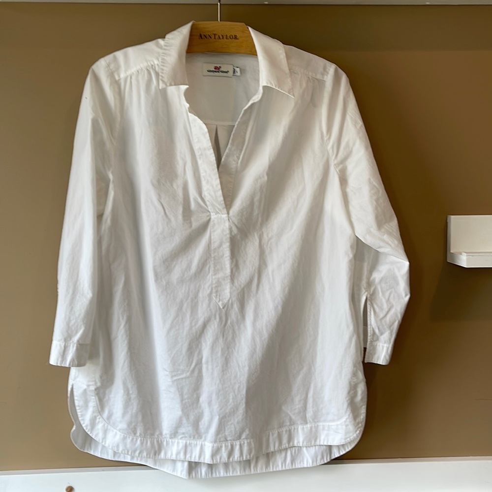 Vineyard Vine lightweight shirt